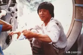 分析成龙代表作《A计划》，除了成龙，还有谁从钟楼上跳下？图片