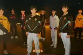 世冠超燃宣传片：猫神渴望被认可，飞牛自嘲是三流边路没在怕的图片