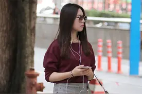 高跟鞋怎么选？时髦的姑娘“这两双”高跟鞋必备，增高显瘦又百搭图片