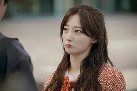 闺蜜来我家玩，她弯腰系鞋带，丈夫却说：以后别让她来，最好绝交图片