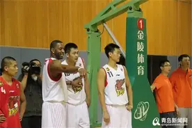 麦迪当年加盟青岛男篮有多轰动?老照片中都是回忆图片