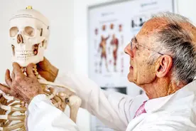 人类未来会进化成什么样？科学家在现代人身上发现了3个变化图片