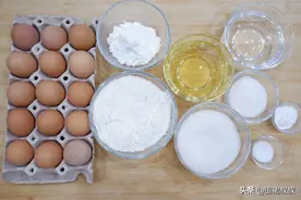 宁波烘焙老师傅教你做戚风蛋糕，不再“气疯”，口感柔软弹性十足图片