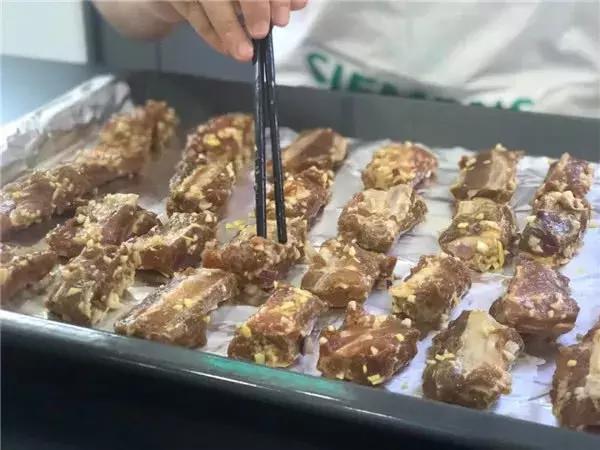 吮指排骨 (图6) 吮指排骨 (图6)