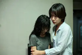 《道熙呀》一个主动和继父在一起的女孩，别有图谋的背后，都是爱图片