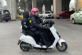 郑州新规：电动车带孩要使用安全座椅，你装了吗？图片