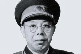 团领导相继叛变革命，军需股长暗暗发誓：永不叛党！后成开国少将图片