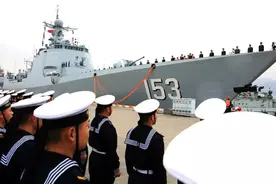 出征！第32批护航编队解缆起航奔赴亚丁湾图片