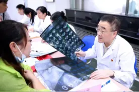 南京鼓楼医院刘宝瑞副院长：跨学科现代化肿瘤诊疗中心建设的初心使命图片