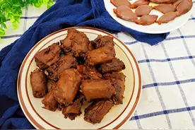教你自制麻辣鸭脖，学会这个香料配比，鸭脖麻辣入味，好吃解馋图片