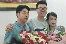 杜新枝对威的爱是真情还是假意？小熊母子探亲之旅能否满载而归？图片