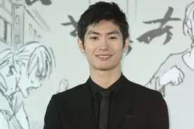 日本男星三浦春马自杀身亡 曾被怂恿与张孝全演男同志情侣图片