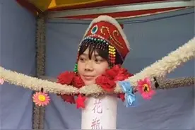 90年代风靡全国，身子是花瓶的“花瓶姑娘”，是怎样骗小孩的？图片