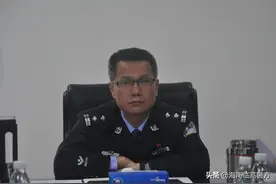 临高县公安局组织召开民警座谈会  深入推进“开门搞教育整顿”图片