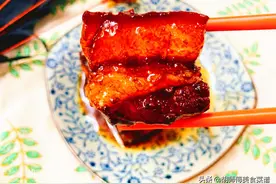 做红烧肉时，用冰糖还是白糖？多数人不懂，难怪肉不香不红还发黑图片
