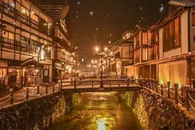 日本山形县银山温泉，像是走进了《千与千寻》​​​ ​​​​图片