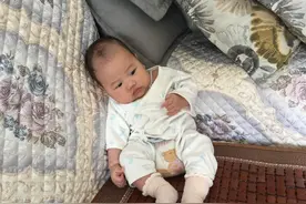 在宝宝的日常护理中，给宝宝用湿纸巾好还是干湿两用的棉柔巾好？图片