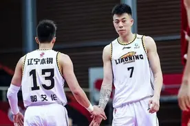 男篮的希望来了！中国“杜兰特”轰27分12板，美式打法太强悍图片