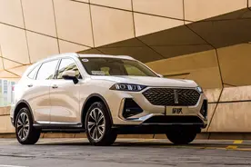 百公里油耗5.5L，试驾WEY拿铁，长城做混动也这么强图片