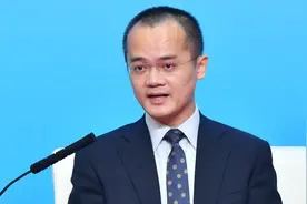 外卖PK足球，学者泼妇骂街斯文扫地，范大将军温文尔雅有理说理图片