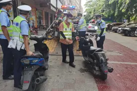 东莞交警沙田大队开展摩托车、超标电动自行车交通违法整治专项行动图片