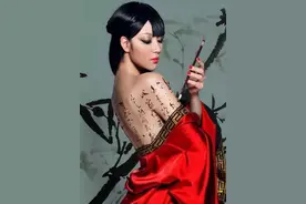 北京大妞将人体艺术与水墨国画完美结合，令无数粉丝为之膜拜图片