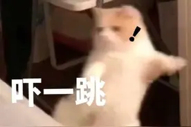 清晨痛醒，女子被镜中自己吓一跳！医生：睡觉千万别开灯图片