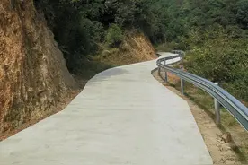 回到老家的感觉真好图片