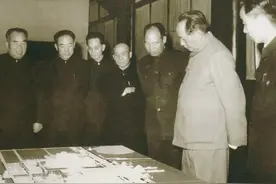 天安门广场是怎样建成的？毛主席：北京如果来1000万人，怎么办？图片