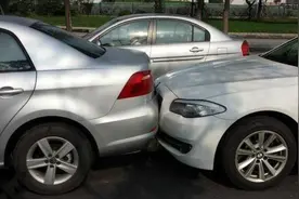 前车紧急刹车导致追尾，依然是后车全责吗？这样合理吗？图片