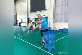 从业近50载，麾下弟子无数，徐冲做好嘉兴羽毛球的“掌门人”图片