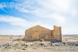 中国四大石油基地之一，曾被称为西北的小香港，现今只剩一片废墟图片