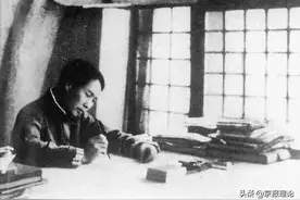 1917年毛泽东写了篇作文，老师为何给判了105分？图片