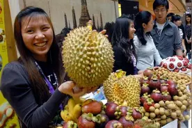 超市买榴莲，教你5个技巧，挑出“好榴莲”，皮薄肉厚，特别准图片