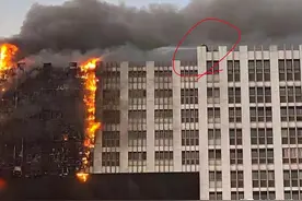 大连地标凯旋国际大厦失火：建筑大面积过火，黑烟四起，有爆炸声……图片