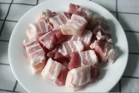 它是红烧肉的“宿敌”，很多人喜欢放，难怪肉发柴不香，腥味重图片