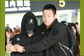 王一博身边的“养乐多”三人组，乐乐和岩岩看得很紧害怕仔仔被偷图片