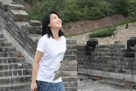 终于知道为啥刘若英这么自信了，就算是素颜出门，仍美得让人心动图片