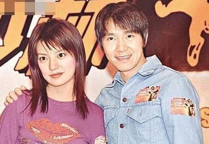 “小燕子”赵薇的情史：四个男朋友和一个老公，她要的生活很简单