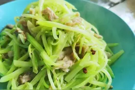 家常莴笋菜谱，莴笋丝炒肉，简单美味，营养下饭，米饭杀手图片