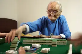 如果你打了一晚上麻将都不清楚谁是韭菜，那肯定非你莫属图片