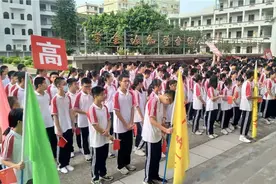 高考加油！南安这所中学“喊楼”助威，学弟学妹送歌壮行图片