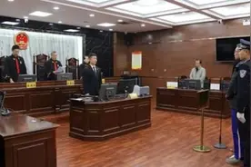 内蒙古广播电视台原台长赵春涛获刑18年，曾包庇纵容黑社会视频封面
