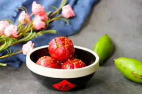 7月，遇到李子我从不手软，一次买3斤，撒料一腌，酸辣爽脆好开胃图片