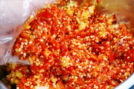 做辣椒酱，只放盐是错误的，少了2味料，难怪不香，还容易变质图片