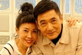 都说富豪爱美女，怎么这些有钱人都娶了“丑女”？图片