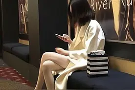 小说：丈夫和妻子一起坐电梯，因妻子太性感吃醋，把她紧紧搂怀里图片