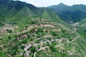 探访深山百年古村，房子全用石头建造，曾经繁华的村子已集体搬迁图片