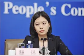 中国女翻译官燃爆了！中美交锋20分钟临场脱稿交传，太帅太牛图片