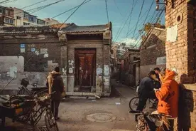 没在天津住40年以上，听不懂这句“夜格麻眼儿”，当年老舍都抓瞎图片